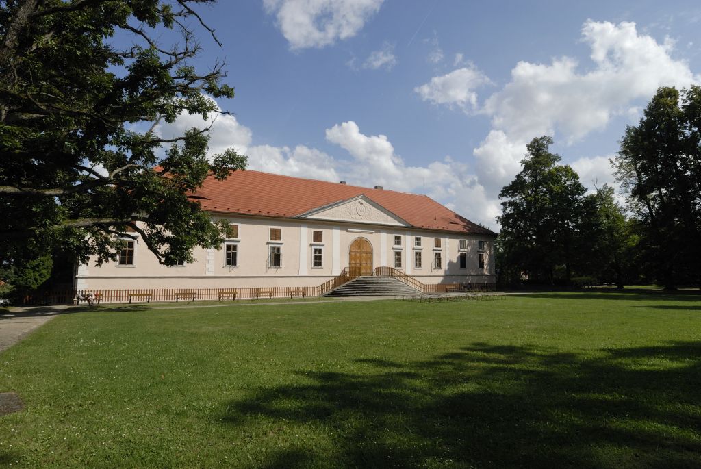 Štěkeň, Schloss Štěkeň – Haus der Jungfrau Maria - 