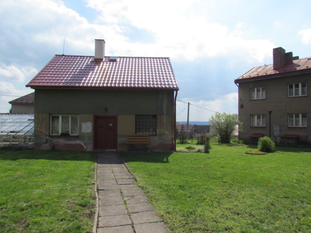 Seč-Hoješín, Garden houses near the House of Sister Eliška - 